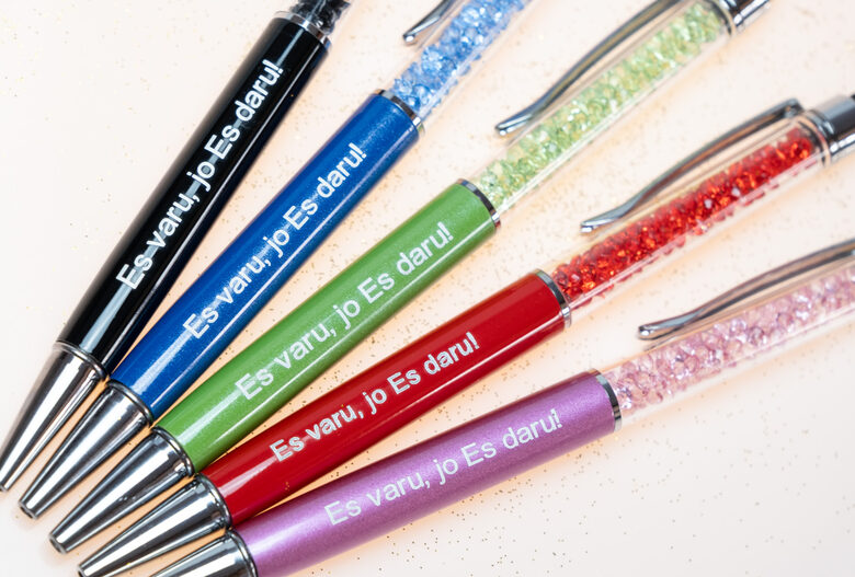 Motivējoša pildspalva ar kristāliem “Es varu, jo Es daru!”