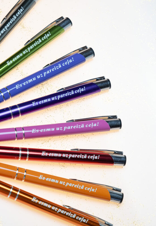 Eleganta pildspalva ar uzrakstu “Es esmu uz pareizā ceļa”