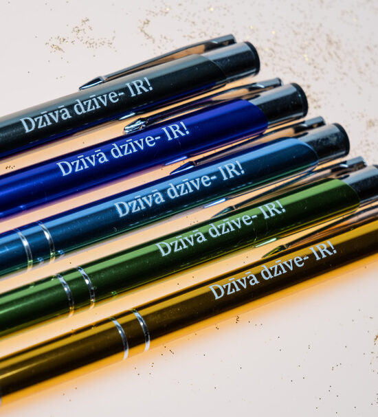 Motivējoša pildspalva “Dzīvā dzīve IR!”